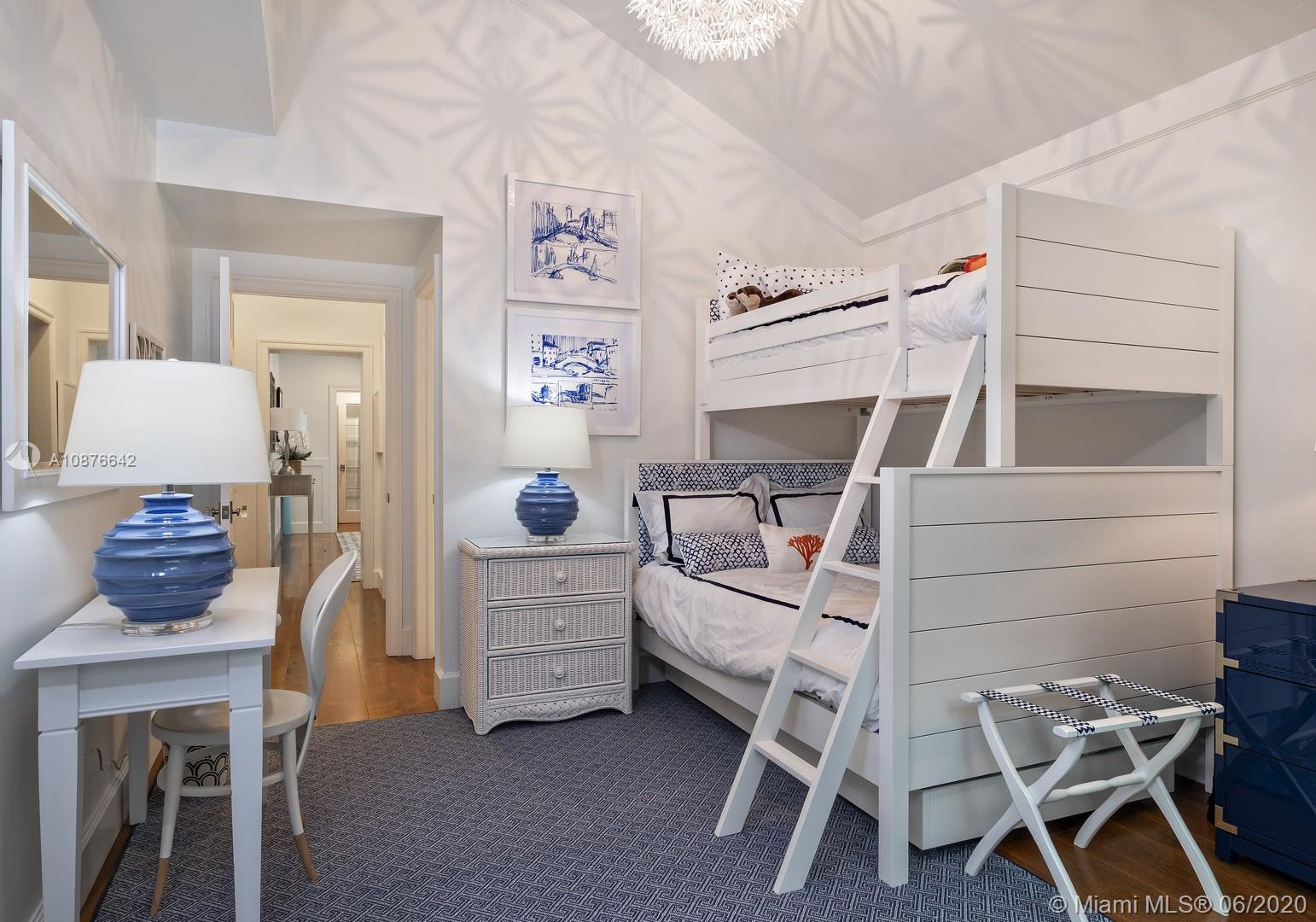 JUPITER ISLAND - Residential