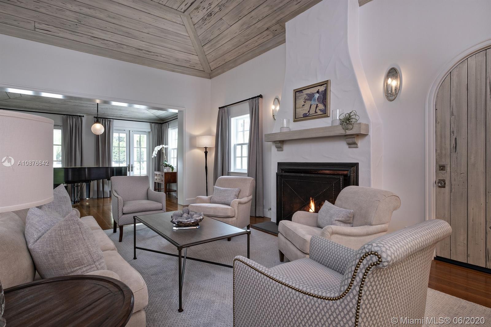 JUPITER ISLAND - Residential