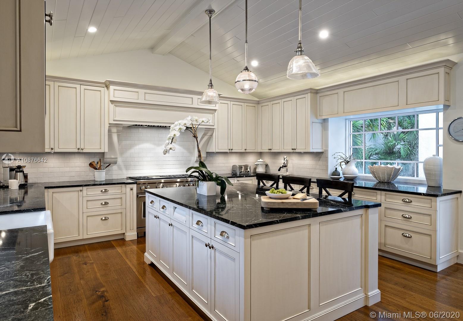 JUPITER ISLAND - Residential