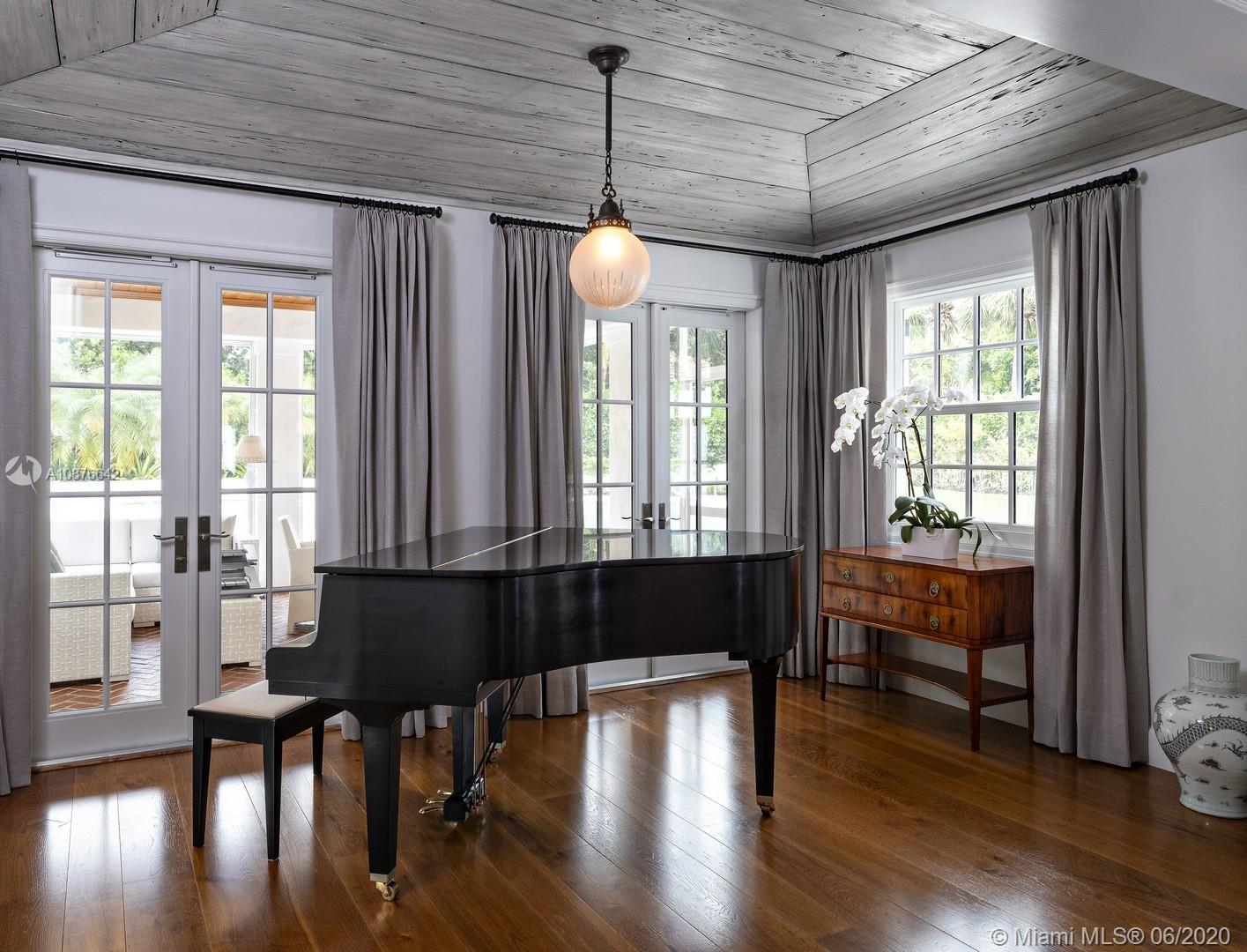 JUPITER ISLAND - Residential