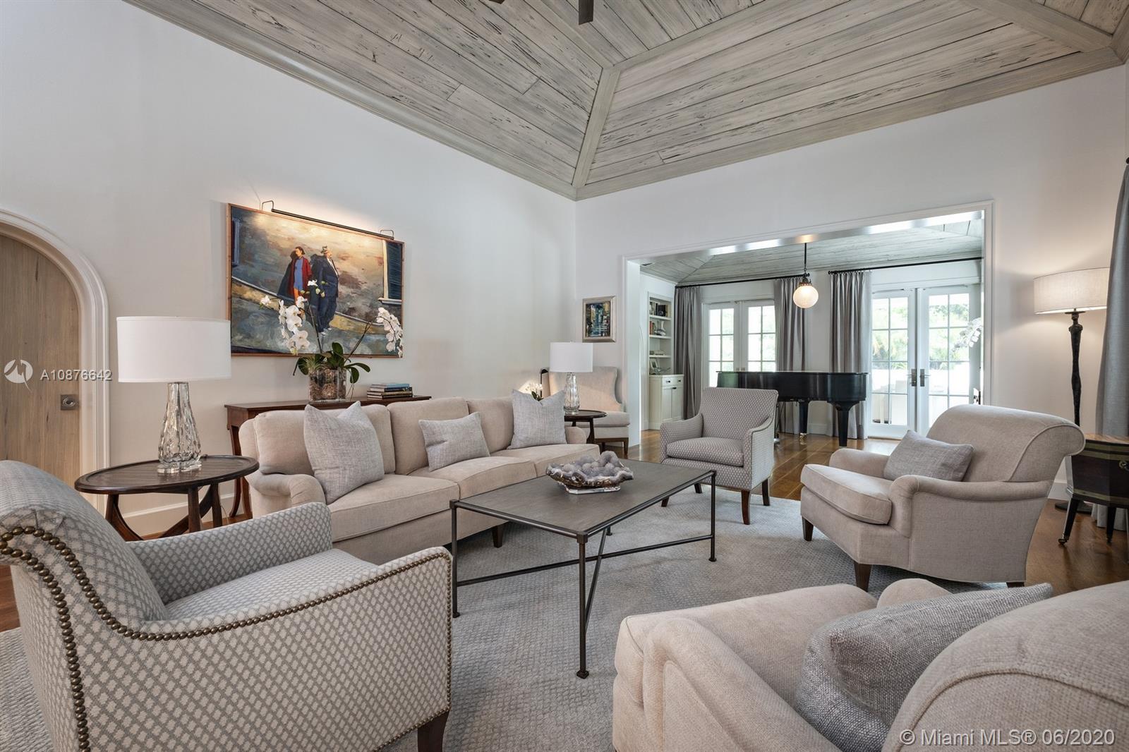 JUPITER ISLAND - Residential