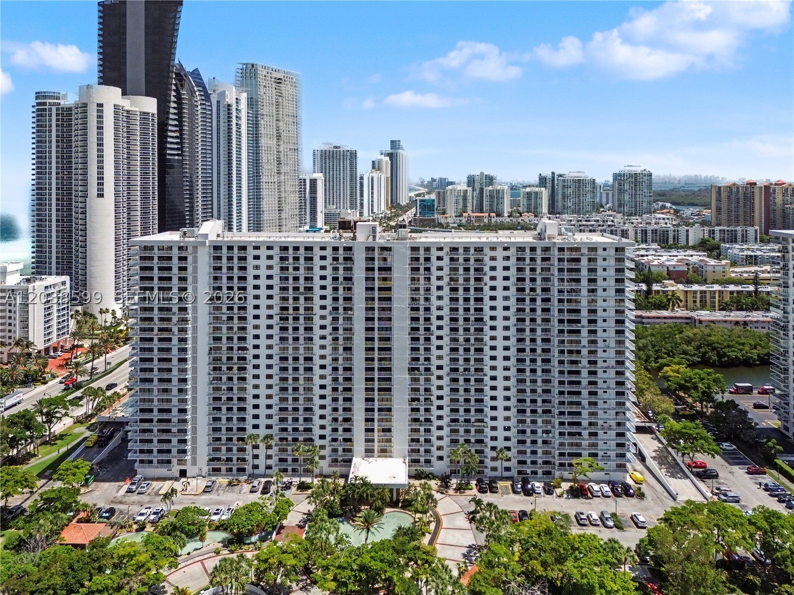 210 174th St M18