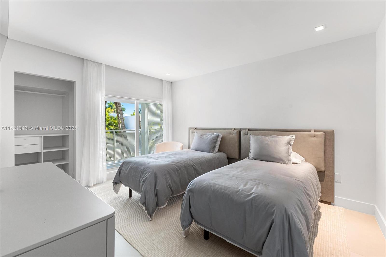 CAPE FLORIDA SUB SEC 3 - Residential