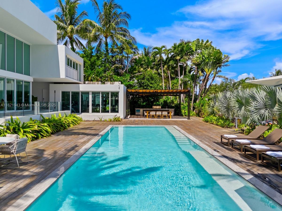 CAPE FLORIDA SUB SEC 3 - Residential