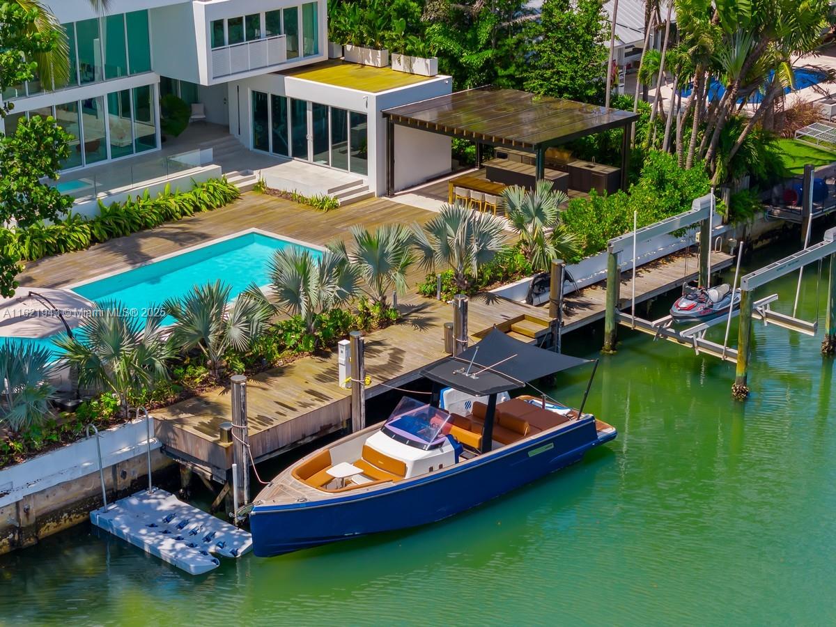 CAPE FLORIDA SUB SEC 3 - Residential