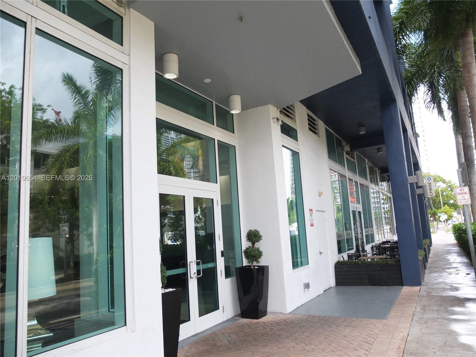 1800 BISCAYNE PLAZA CONDO - Residential