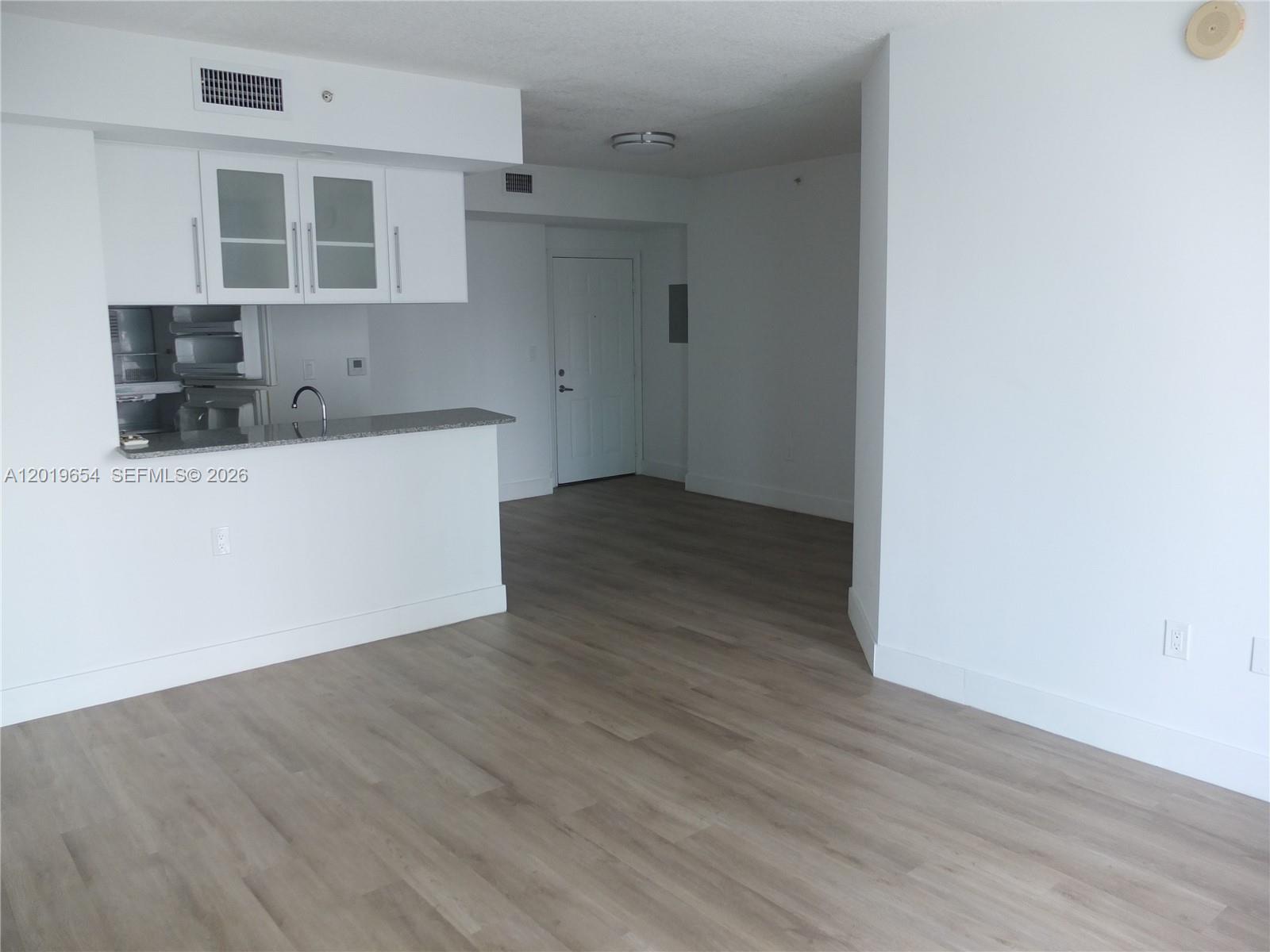 1800 BISCAYNE PLAZA CONDO - Residential
