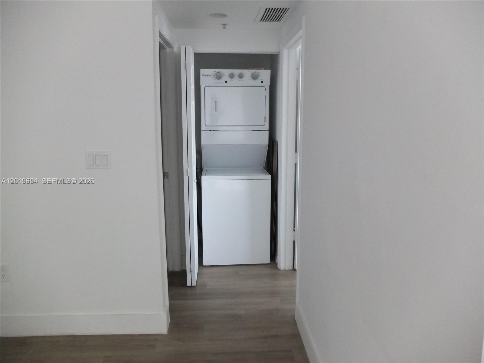 1800 BISCAYNE PLAZA CONDO - Residential