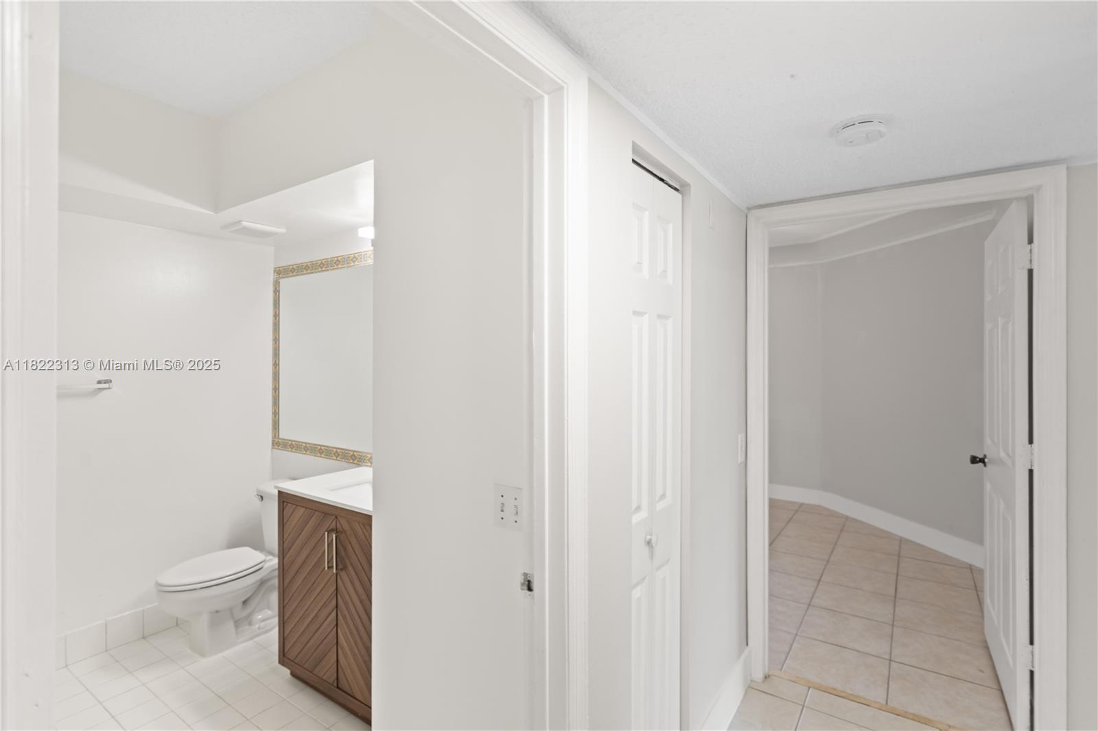 LA VIA CONDO - Residential Lease