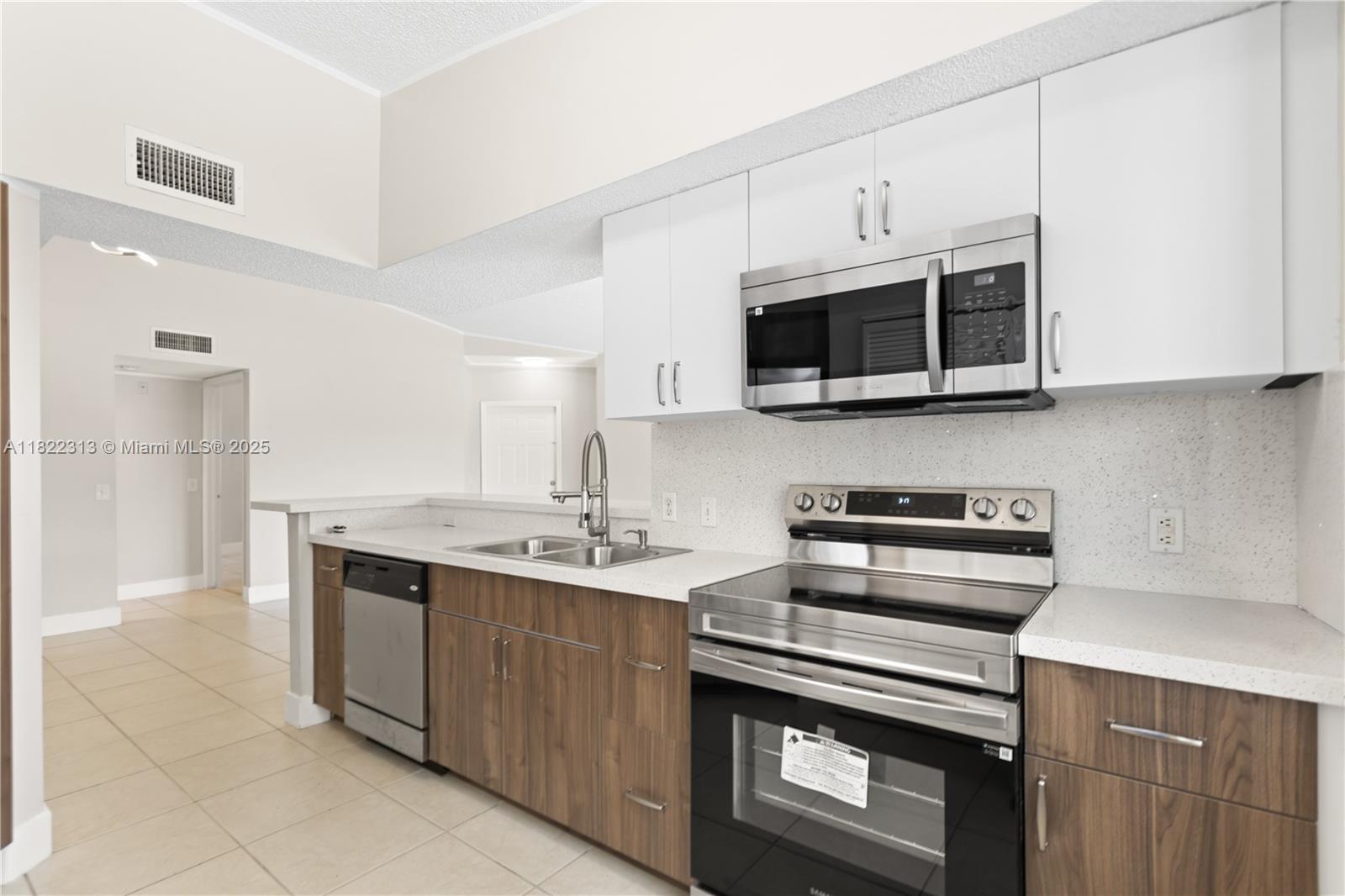 LA VIA CONDO - Residential Lease