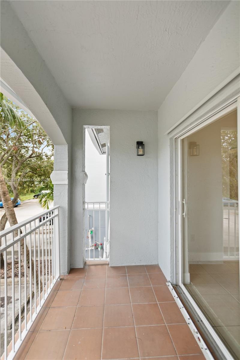 LA VIA CONDO - Residential Lease