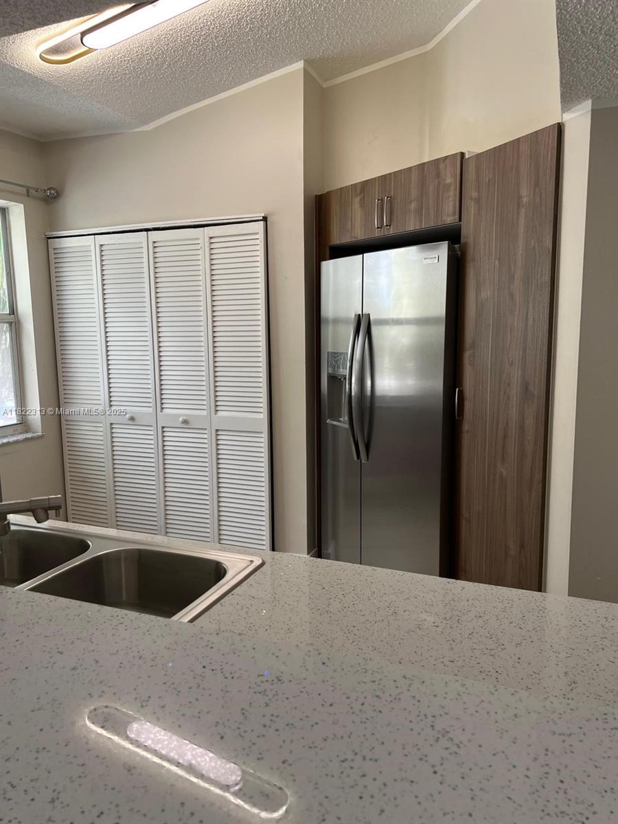 LA VIA CONDO - Residential Lease