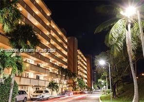 1075 NE Miami Gardens Dr 205