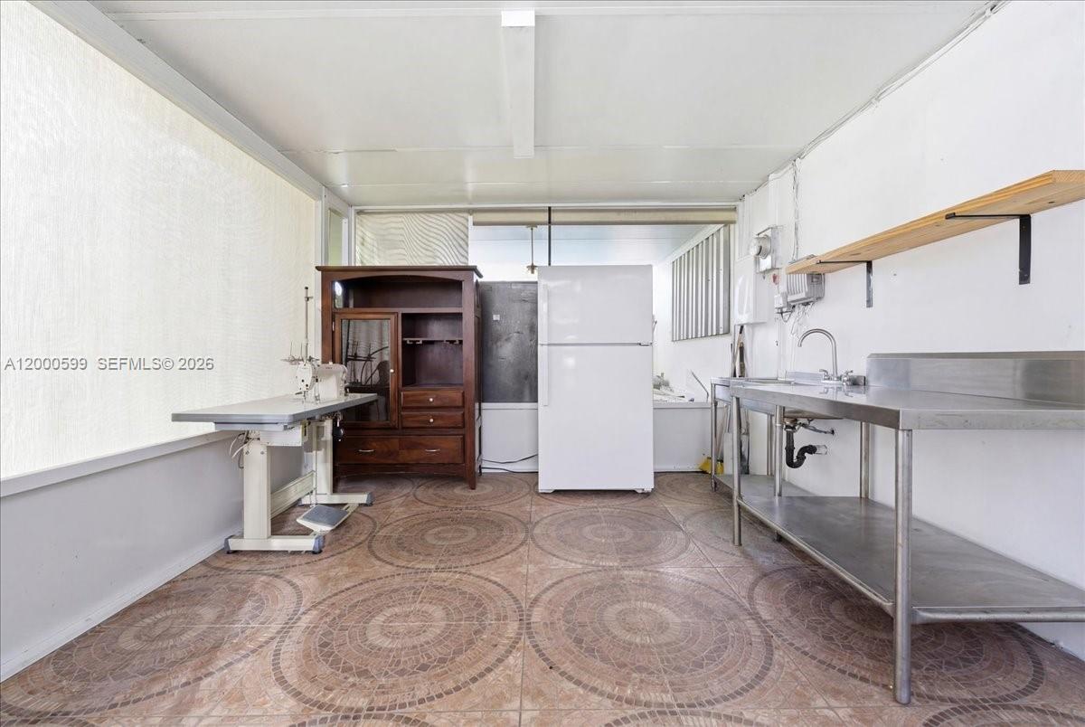 PALM SPRINGS LAKES 2ND AD - Residential