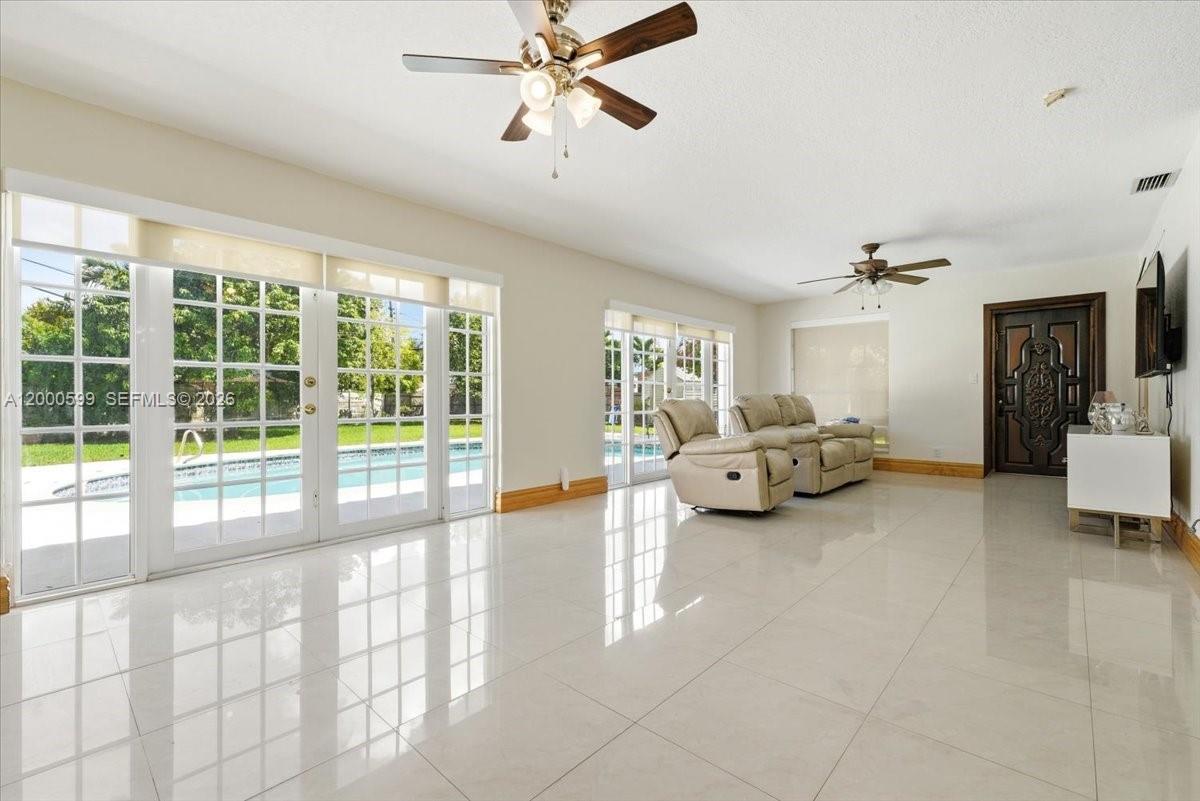 PALM SPRINGS LAKES 2ND AD - Residential