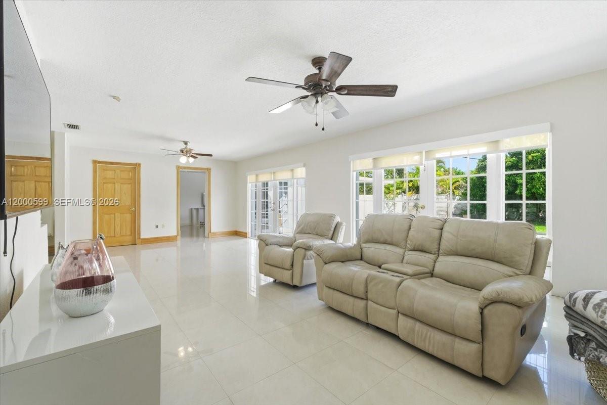 PALM SPRINGS LAKES 2ND AD - Residential