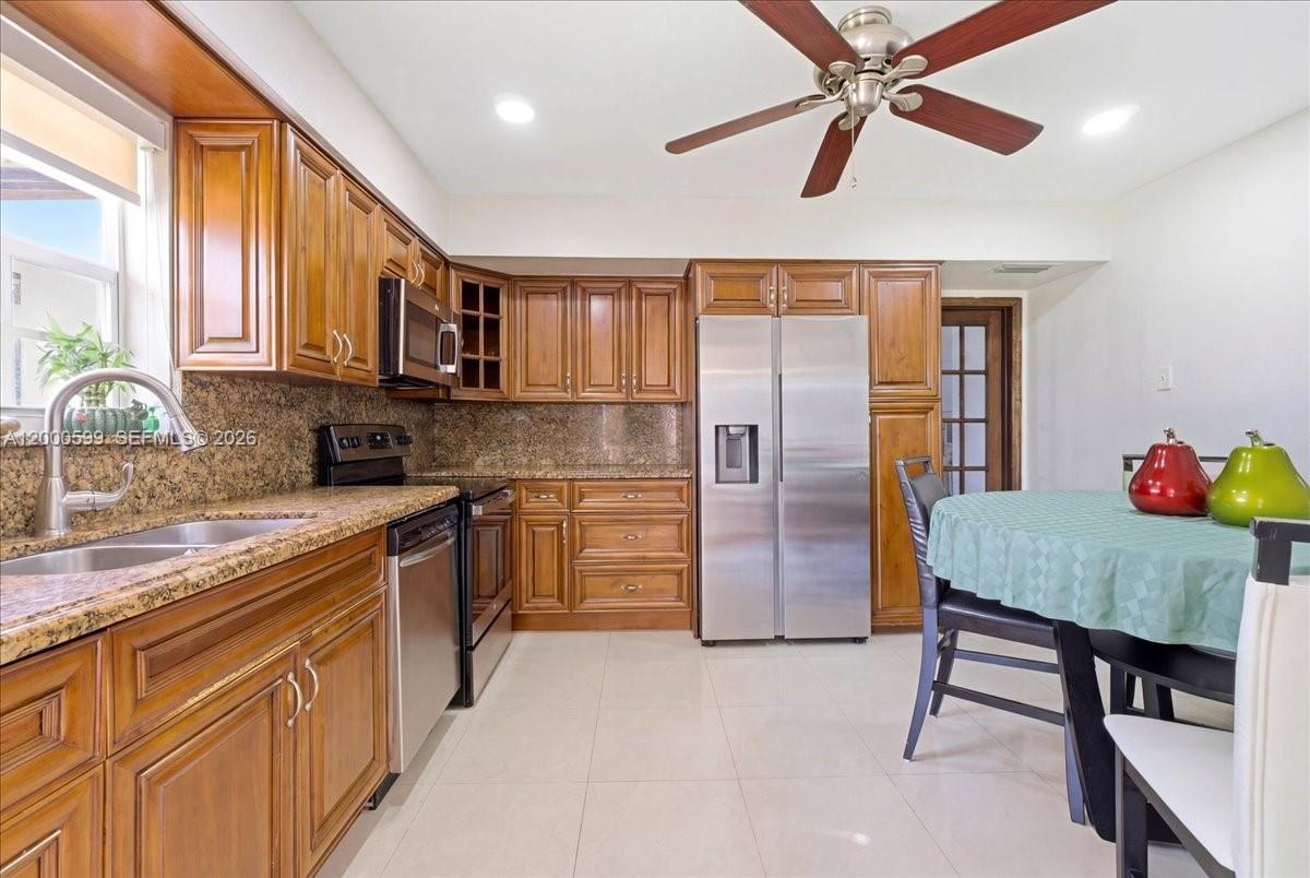 PALM SPRINGS LAKES 2ND AD - Residential