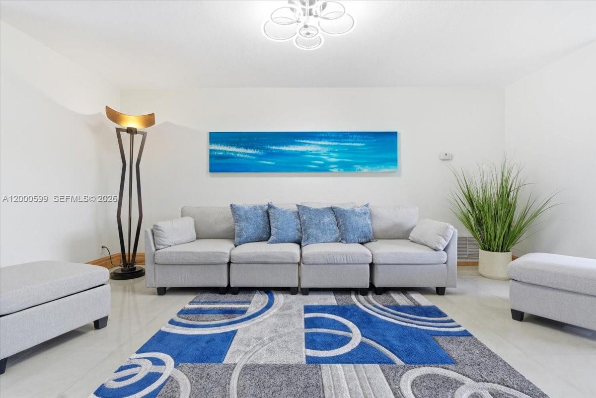 PALM SPRINGS LAKES 2ND AD - Residential