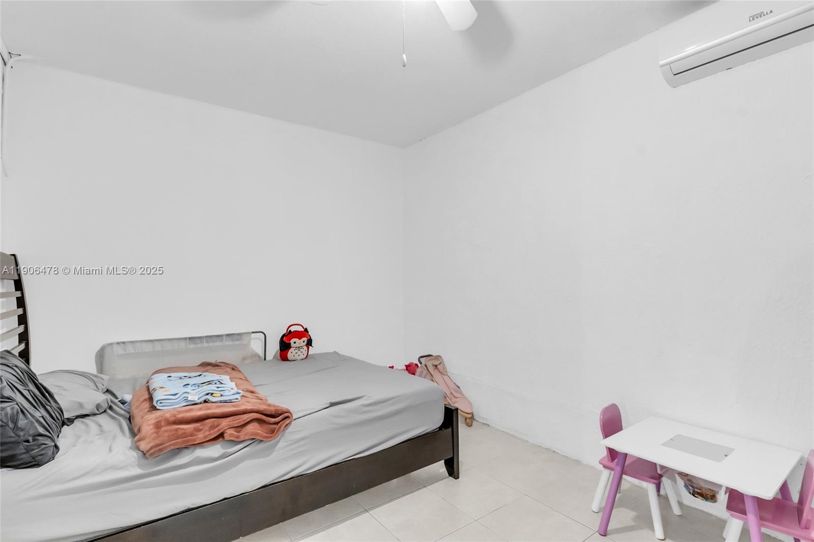 PRECIOUS HOMES AT LAKES B - Residential