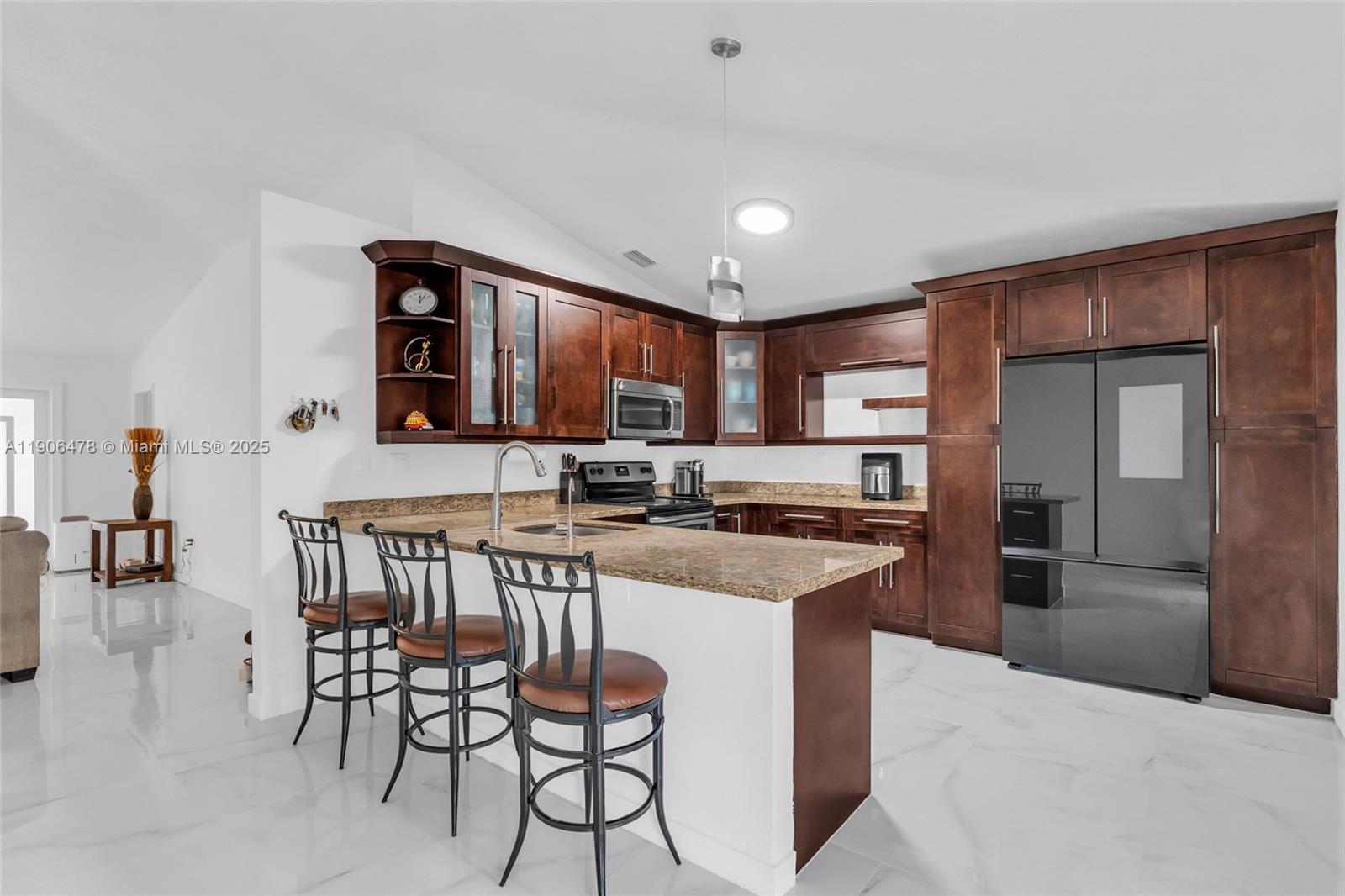 PRECIOUS HOMES AT LAKES B - Residential