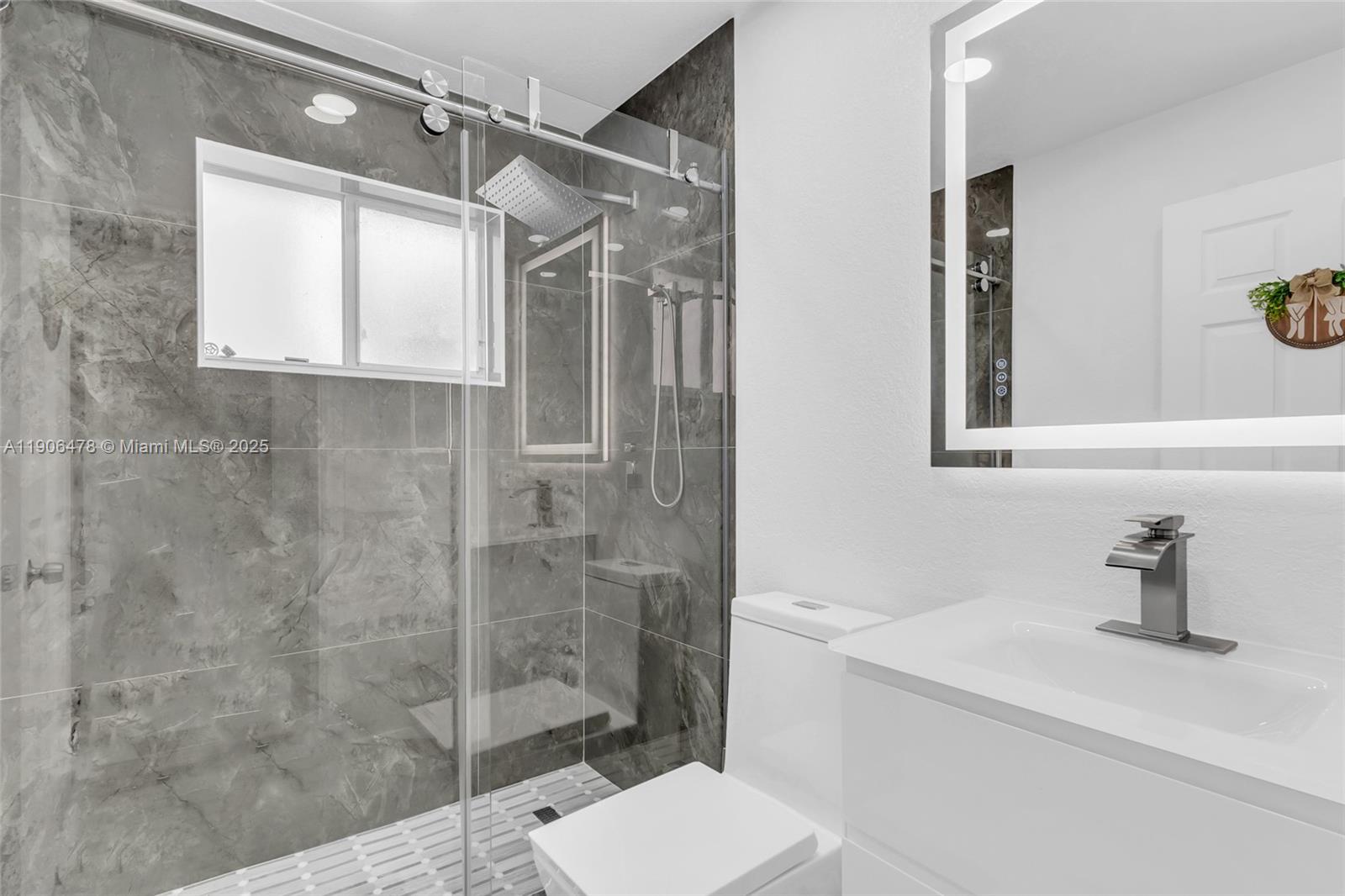 PRECIOUS HOMES AT LAKES B - Residential