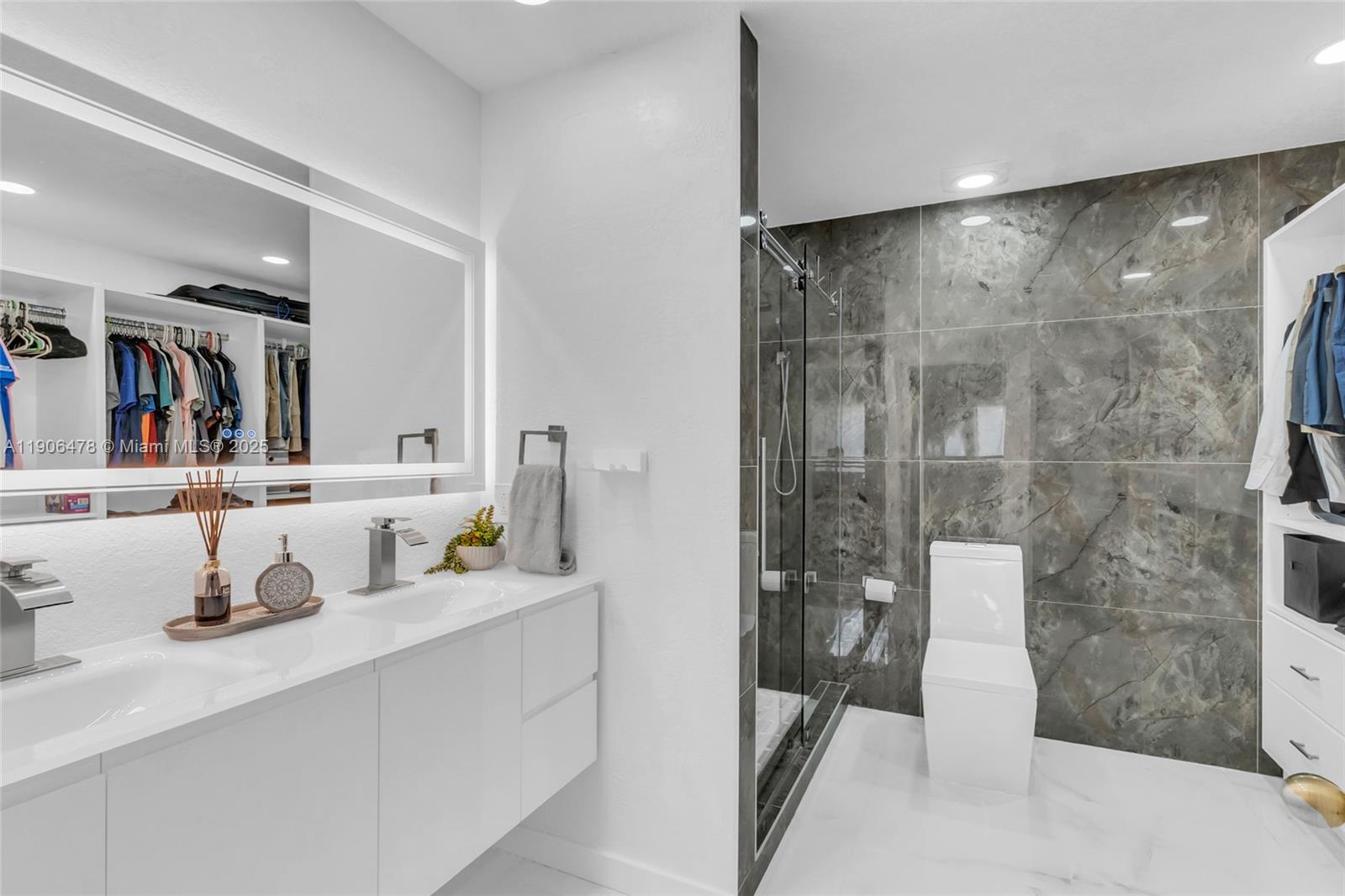 PRECIOUS HOMES AT LAKES B - Residential