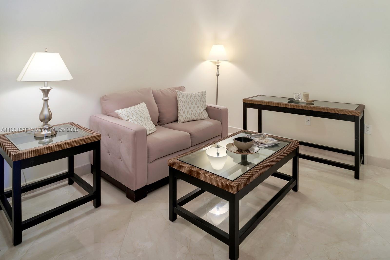 BEACH CLUB CONDO - Residential Lease