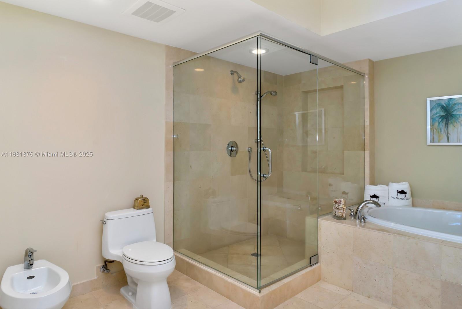 BEACH CLUB CONDO - Residential Lease