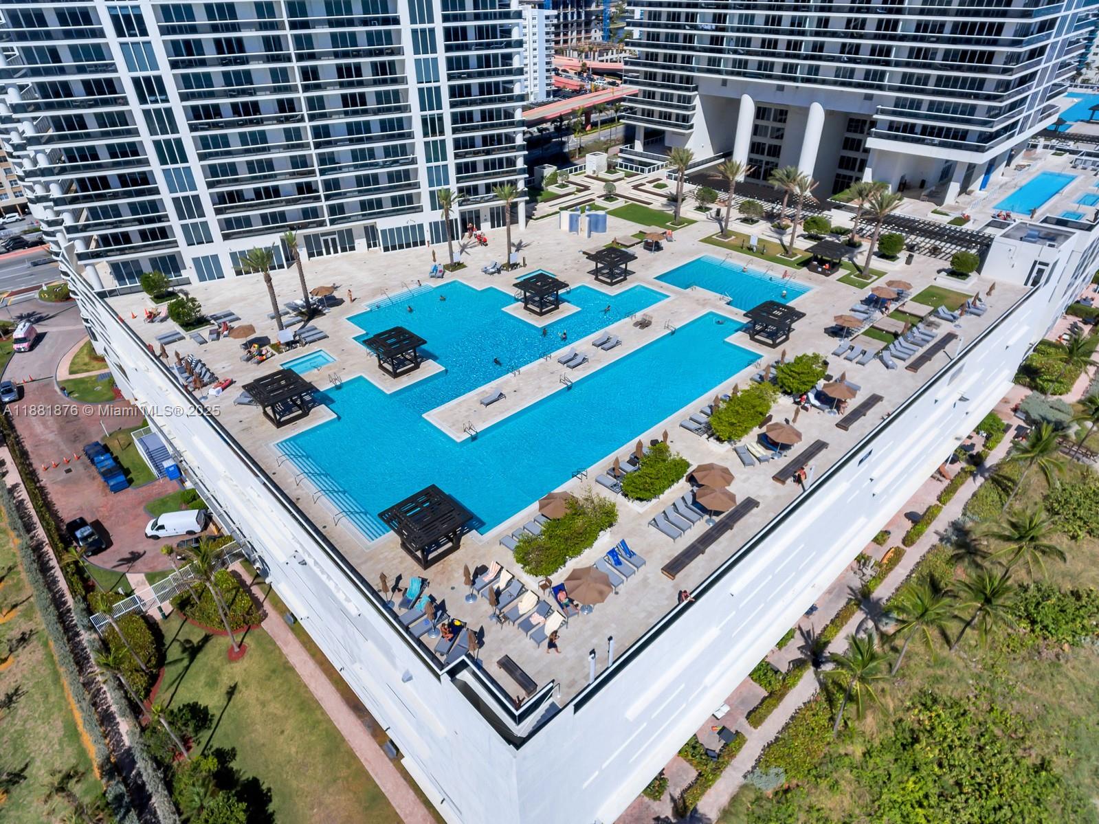 BEACH CLUB CONDO - Residential Lease
