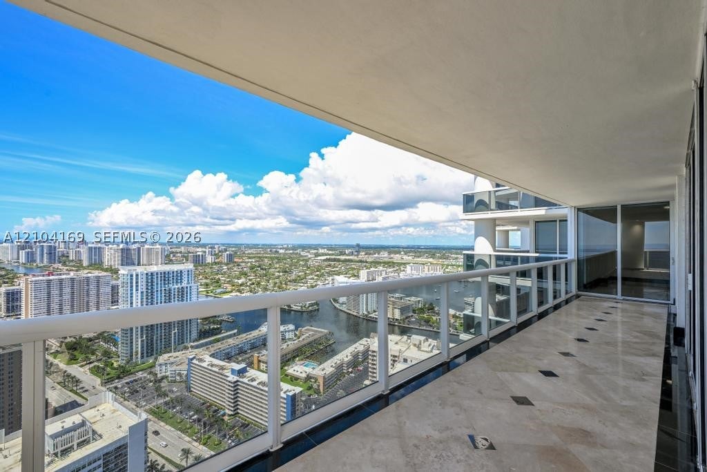 1850 S Ocean Dr LP4204