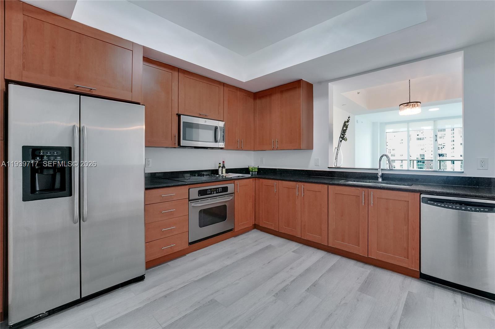 3340 NE 190th St 1102