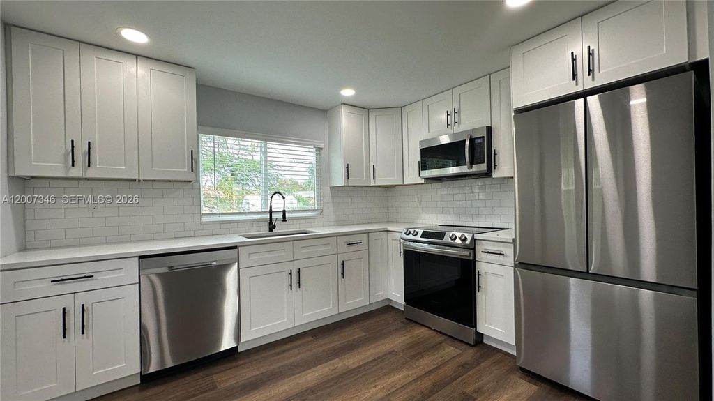 Photo of 119 SW 8th Ave, Boynton Beach, FL 33435 (MLS # A12007346)