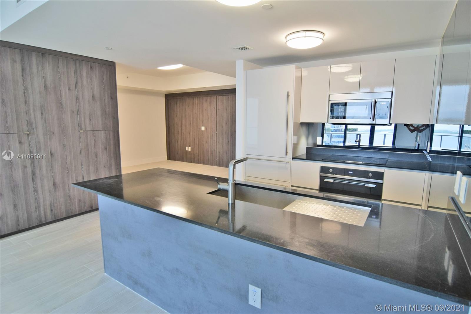 1010 BRICKELL CONDO - Residential Lease