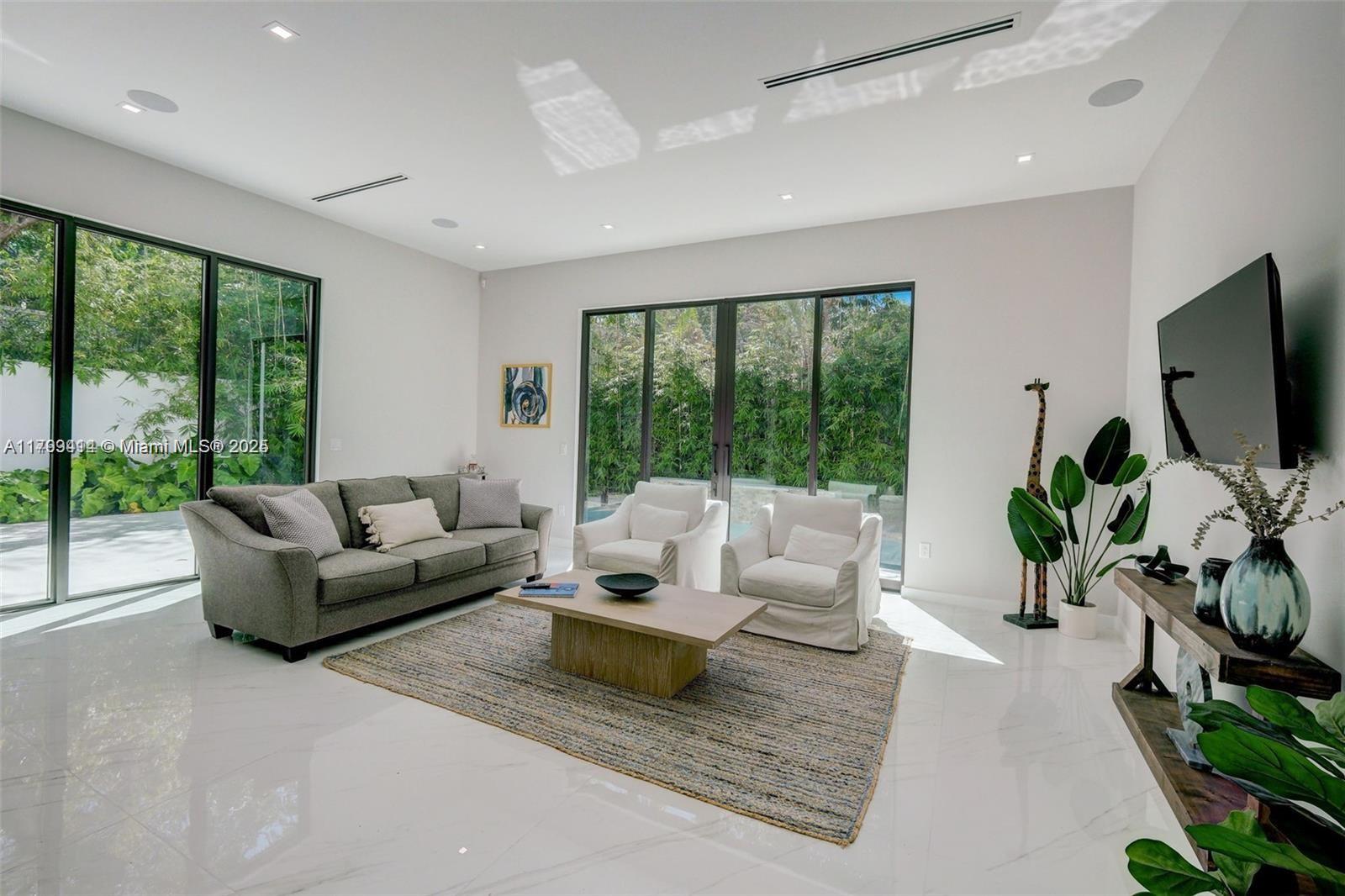 SUNSHINE FRUITS CO - Residential