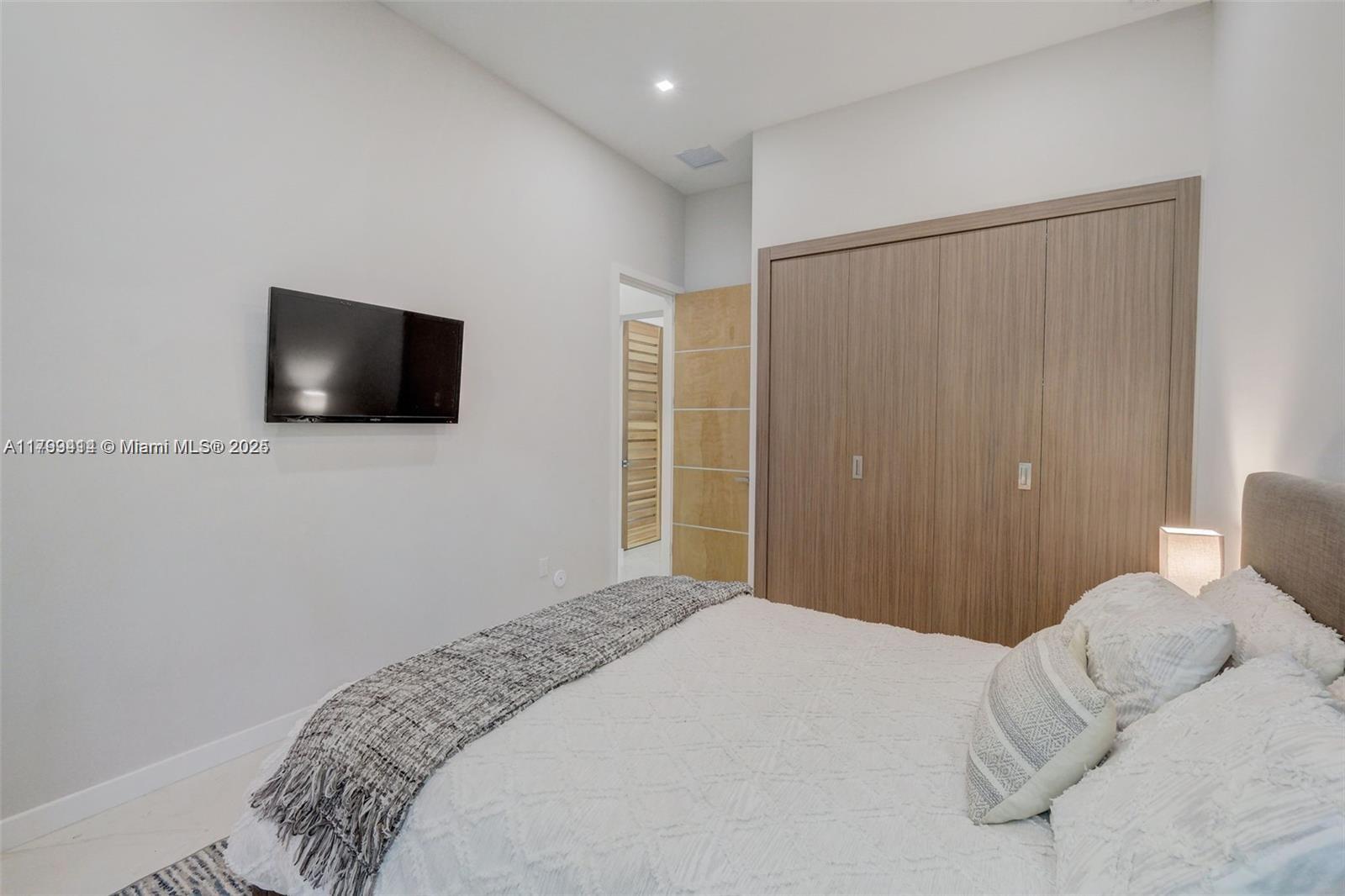 SUNSHINE FRUITS CO - Residential