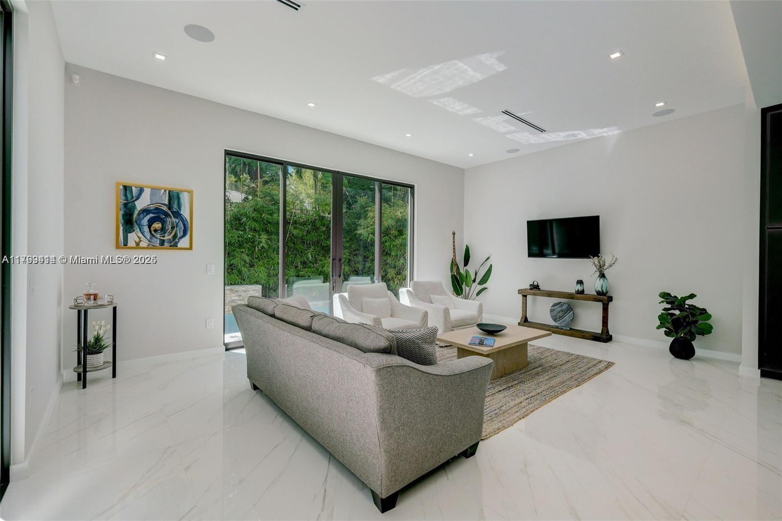 SUNSHINE FRUITS CO - Residential