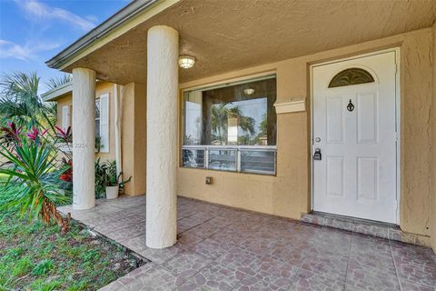 3884 NW 34th St, Lauderdale Lakes, FL 33309 - MLS#: A11519747
