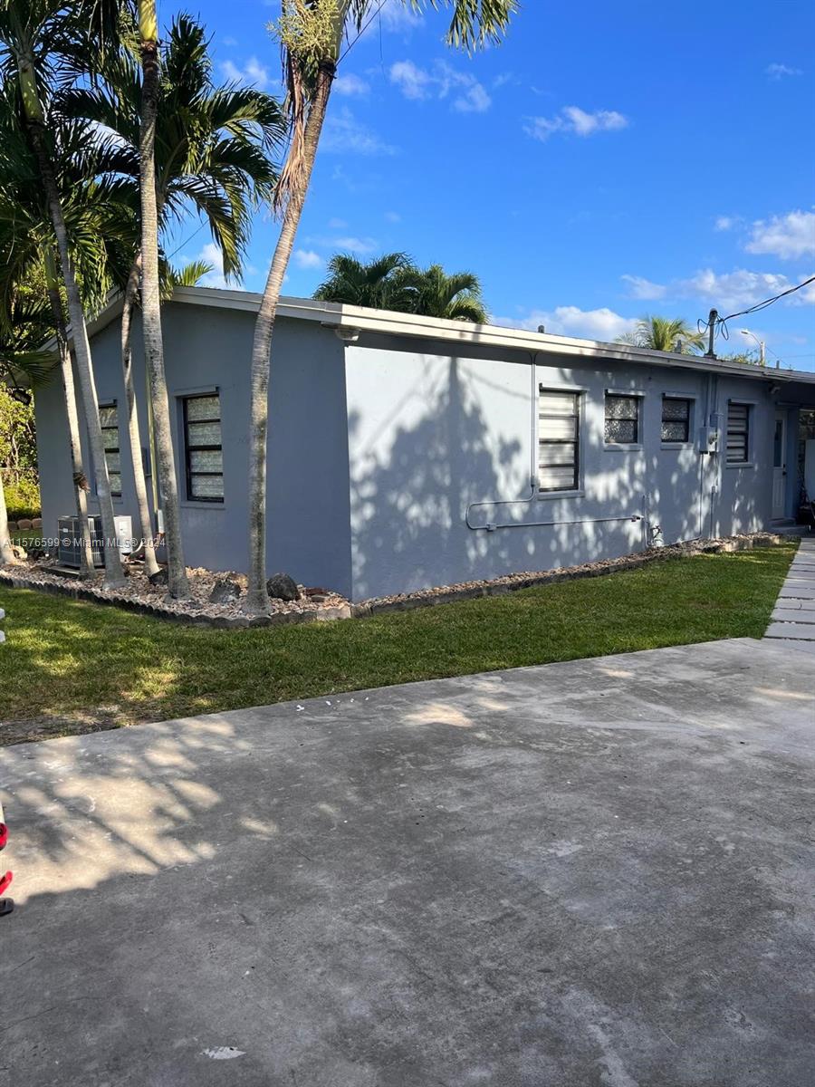 Property for Sale at 9771 Bahama Dr, Cutler Bay, Miami-Dade County, Florida - Bedrooms: 5 
Bathrooms: 4  - $599,999