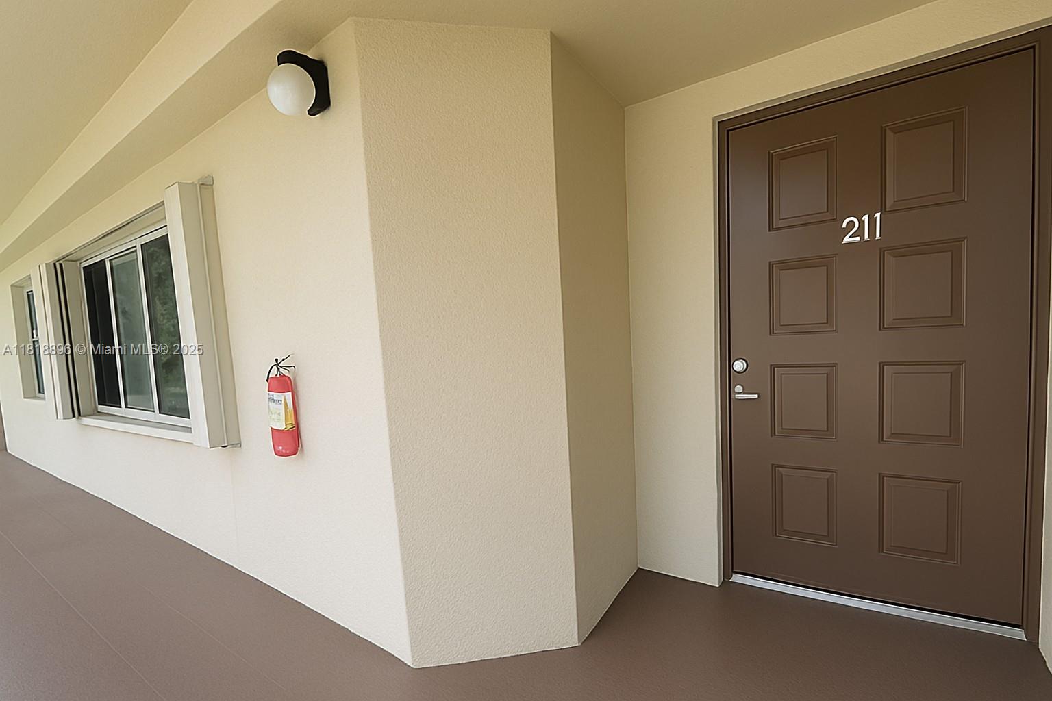 800 Sw 142nd Ave 211N, Pembroke Pines, Miami-Dade County, Florida - 1 Bedrooms  
2 Bathrooms - 