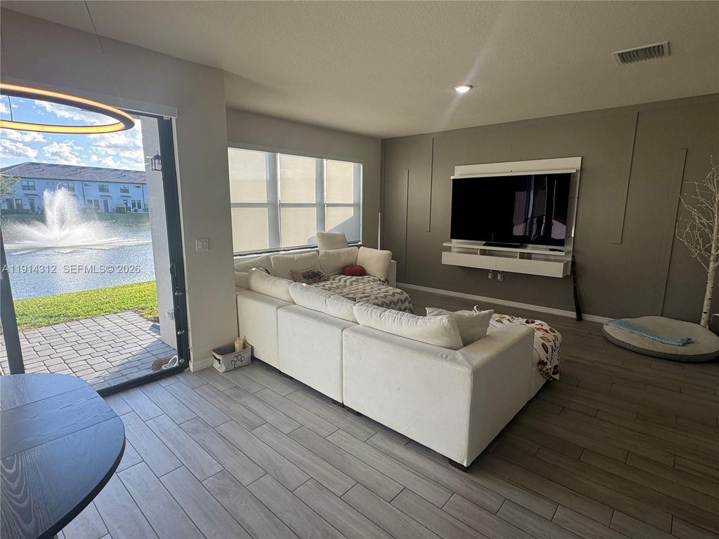 Photo of 2162 Appleton Cir N, Oakland Park, FL 33309 (MLS # A11914312)