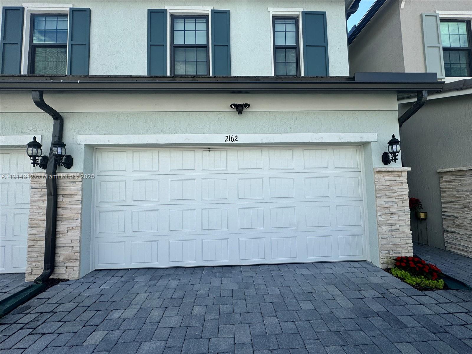 OAK TREE PROPERTY REDEVEL - Residential