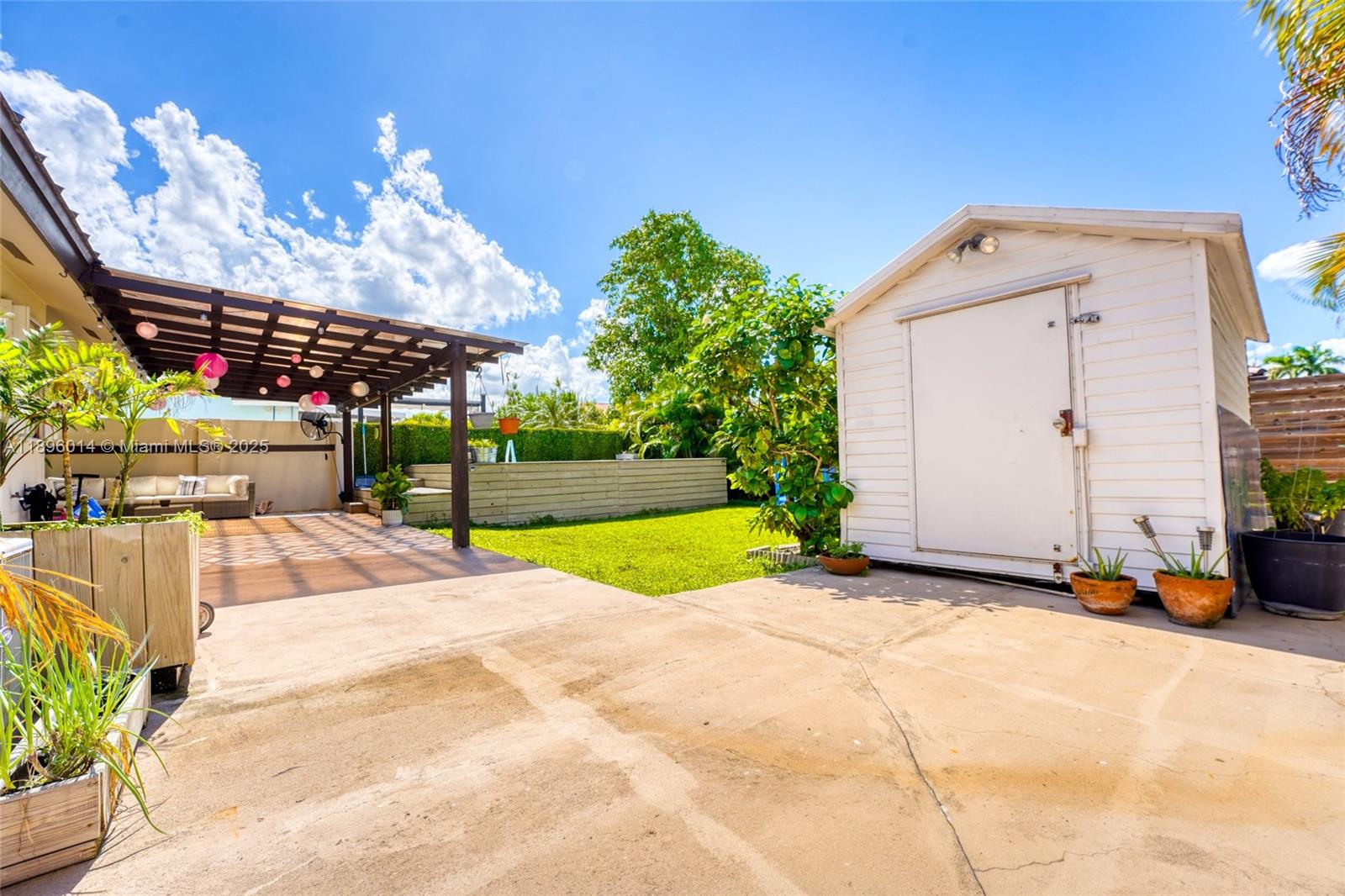 VENEZIA HOMES ESTATES - Residential