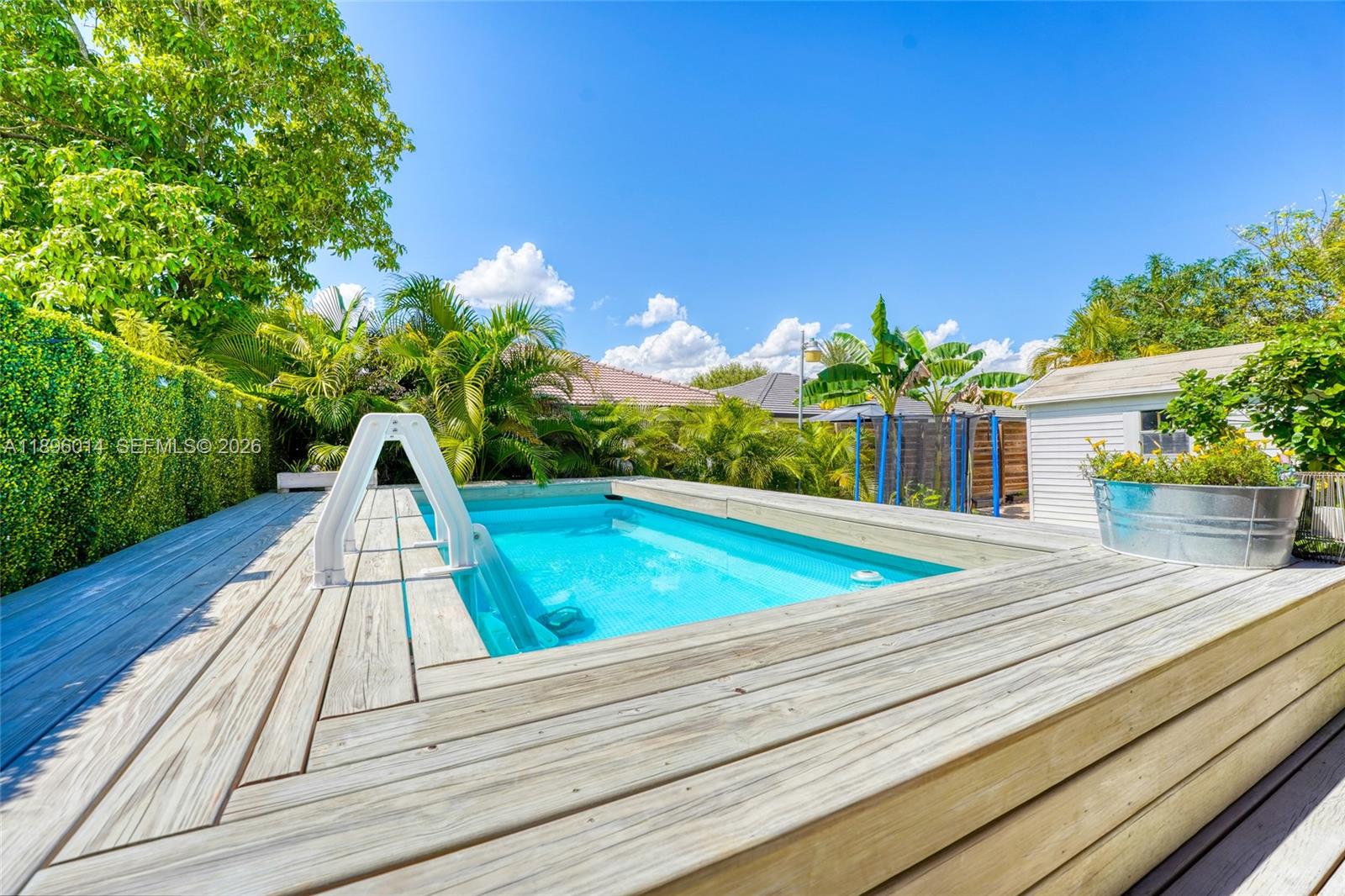 VENEZIA HOMES ESTATES - Residential