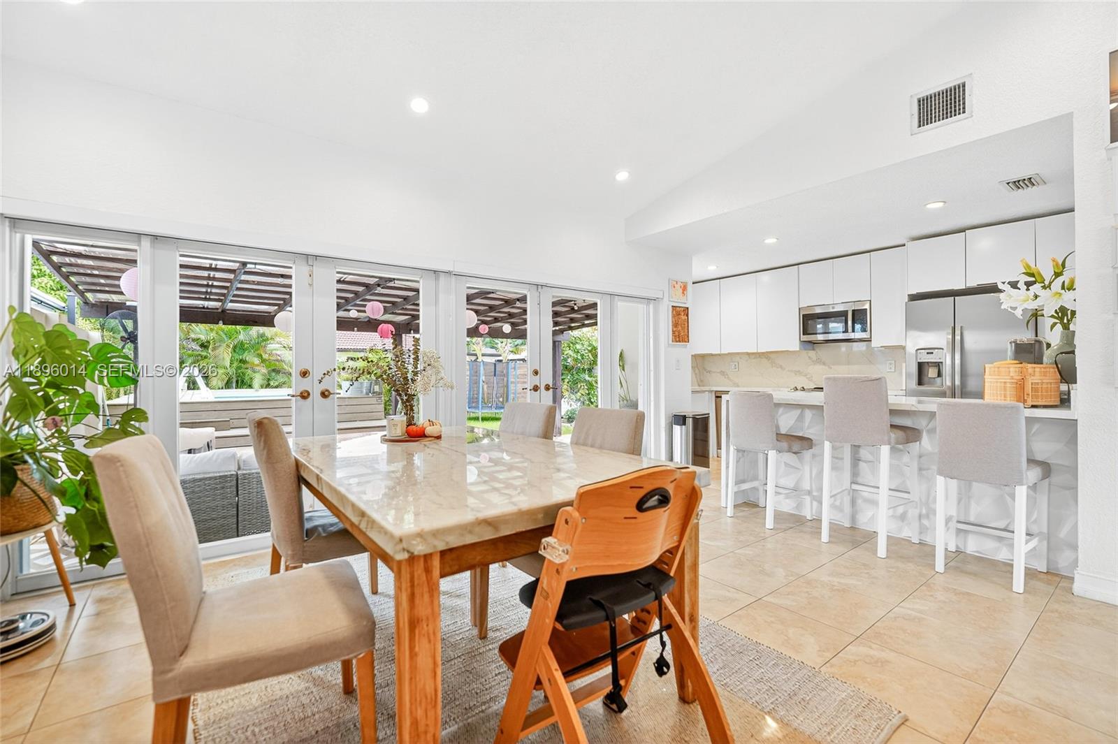 VENEZIA HOMES ESTATES - Residential