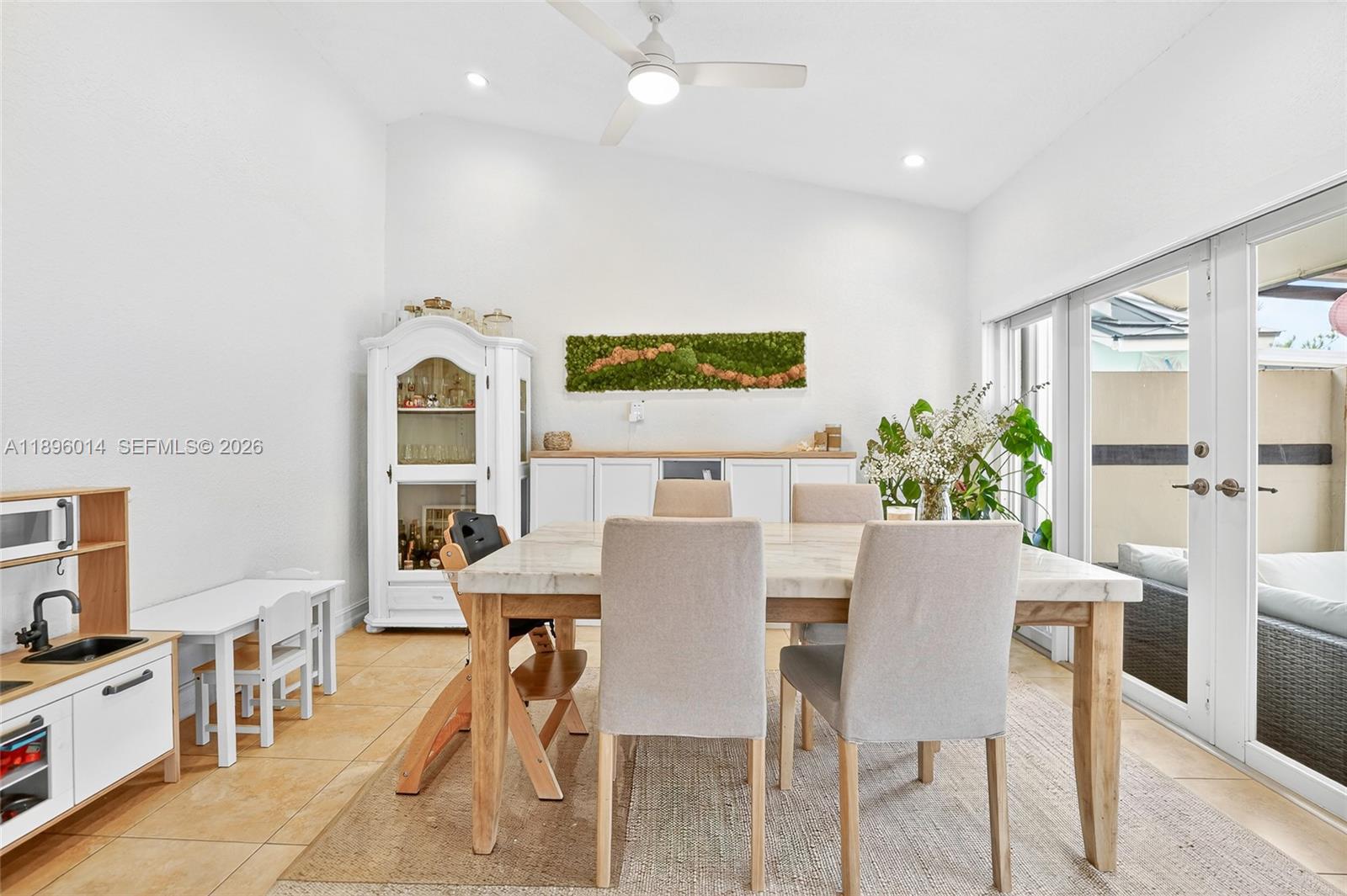 VENEZIA HOMES ESTATES - Residential