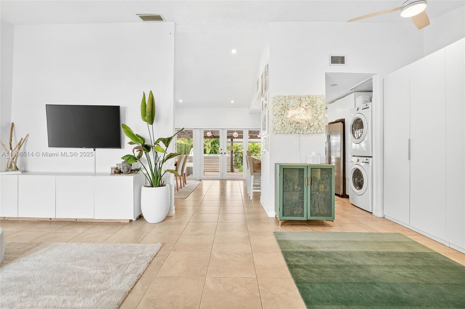 VENEZIA HOMES ESTATES - Residential