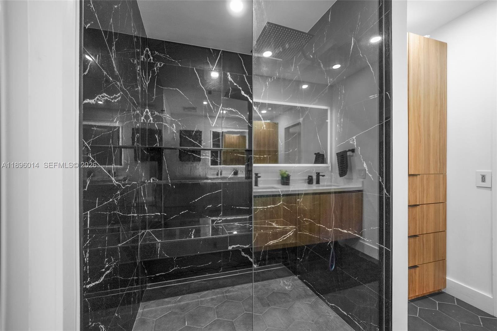 VENEZIA HOMES ESTATES - Residential