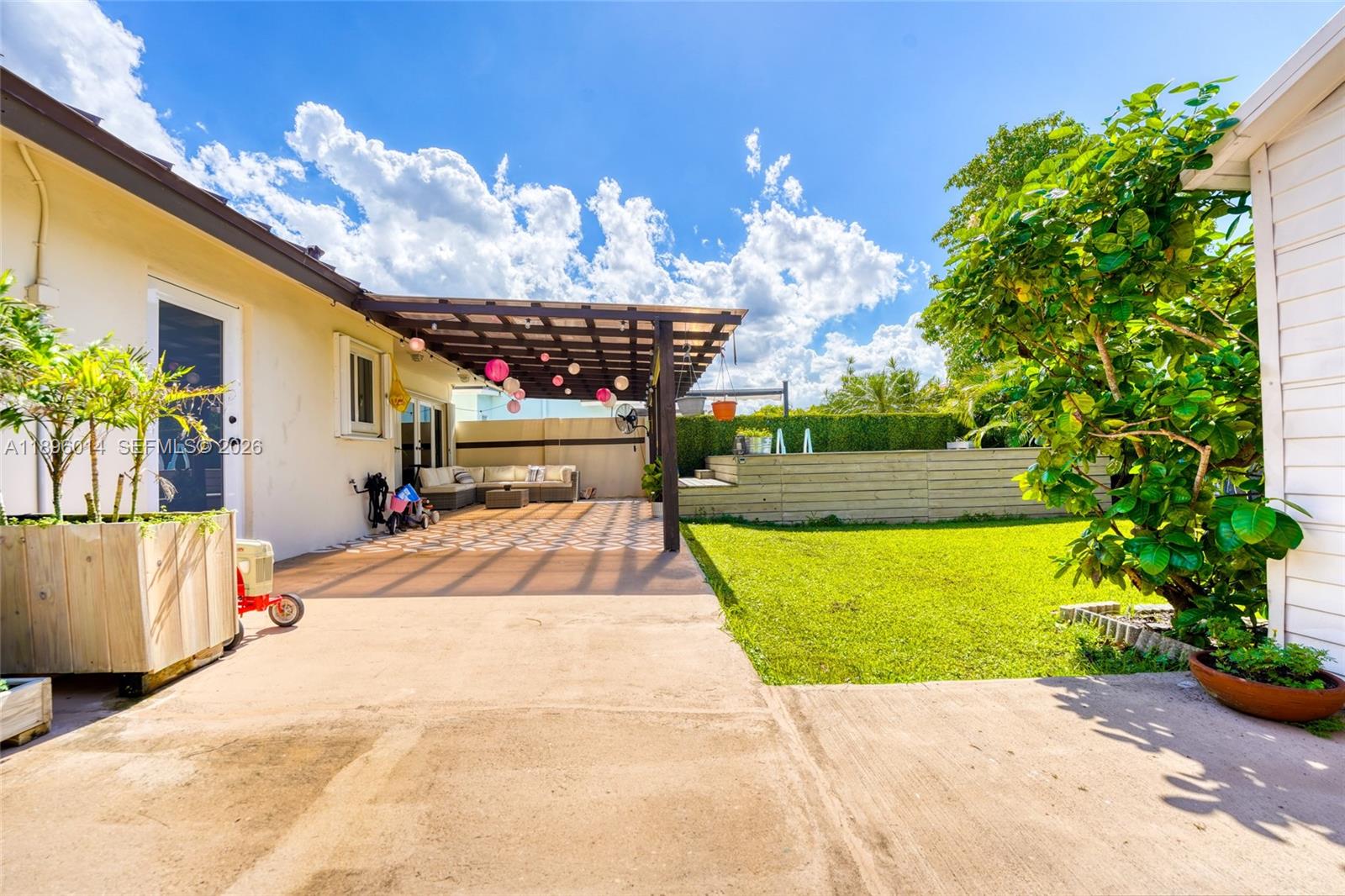 VENEZIA HOMES ESTATES - Residential