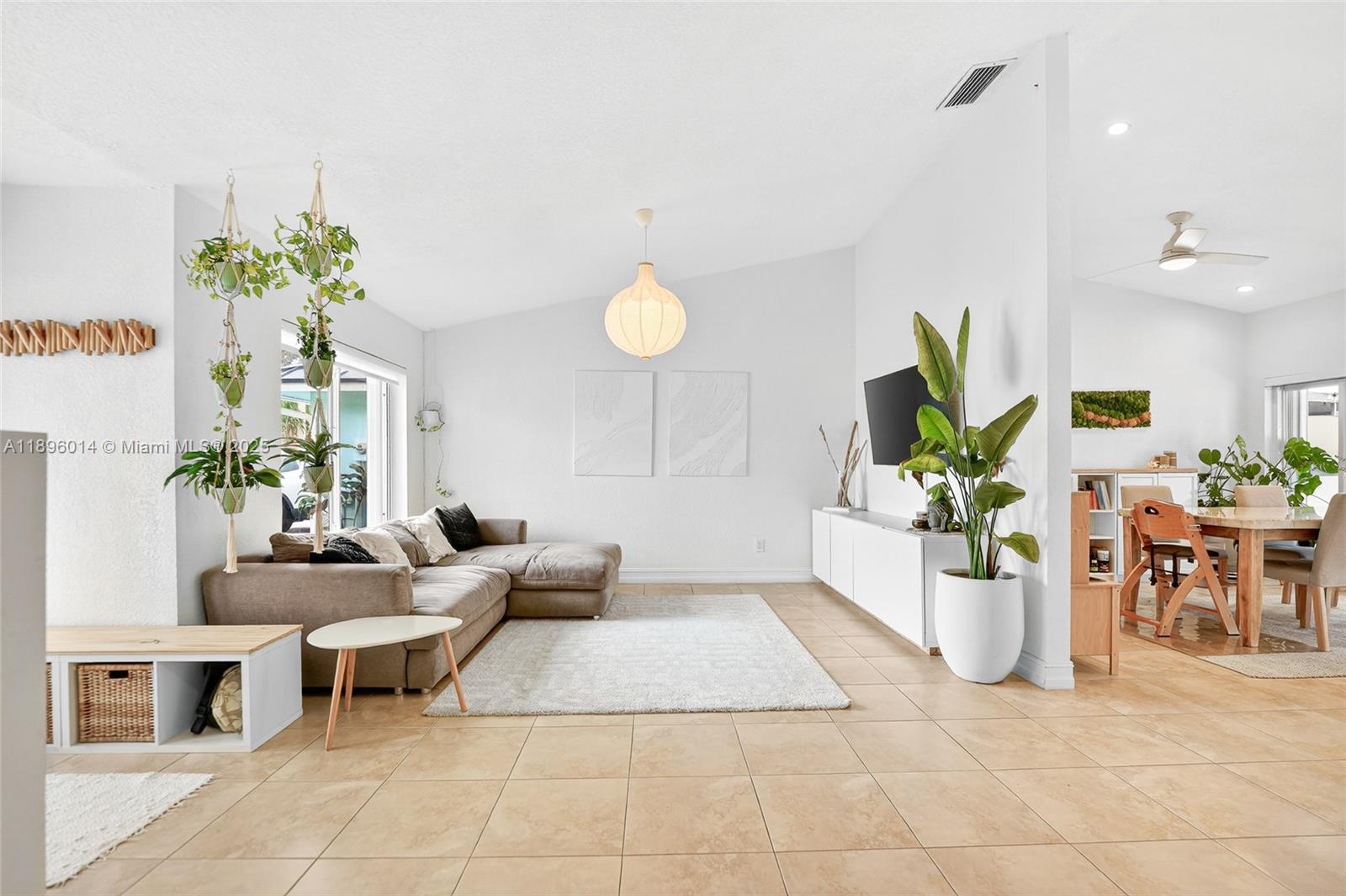 VENEZIA HOMES ESTATES - Residential