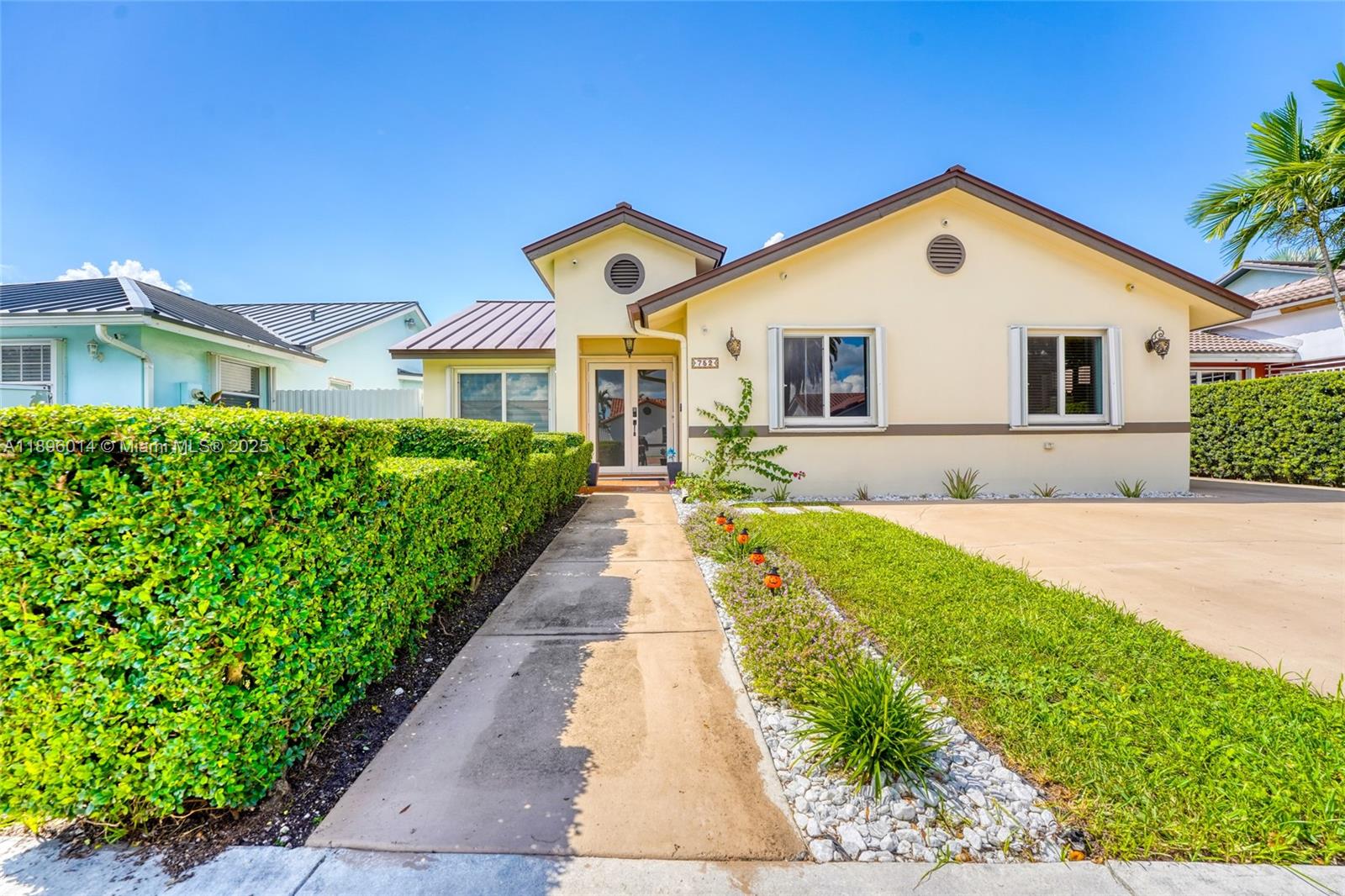 VENEZIA HOMES ESTATES - Residential